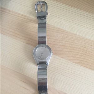 Gucci watch model 6700L buckle clasp